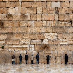 Minimalism with Depth – Israeli Design That Tells a Story